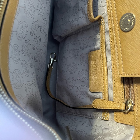 MICHAEL KORS TILDA Honey Yellow Brown TEXTURED  LEATHER TOTE BAG PURSE - Picture 5 of 14